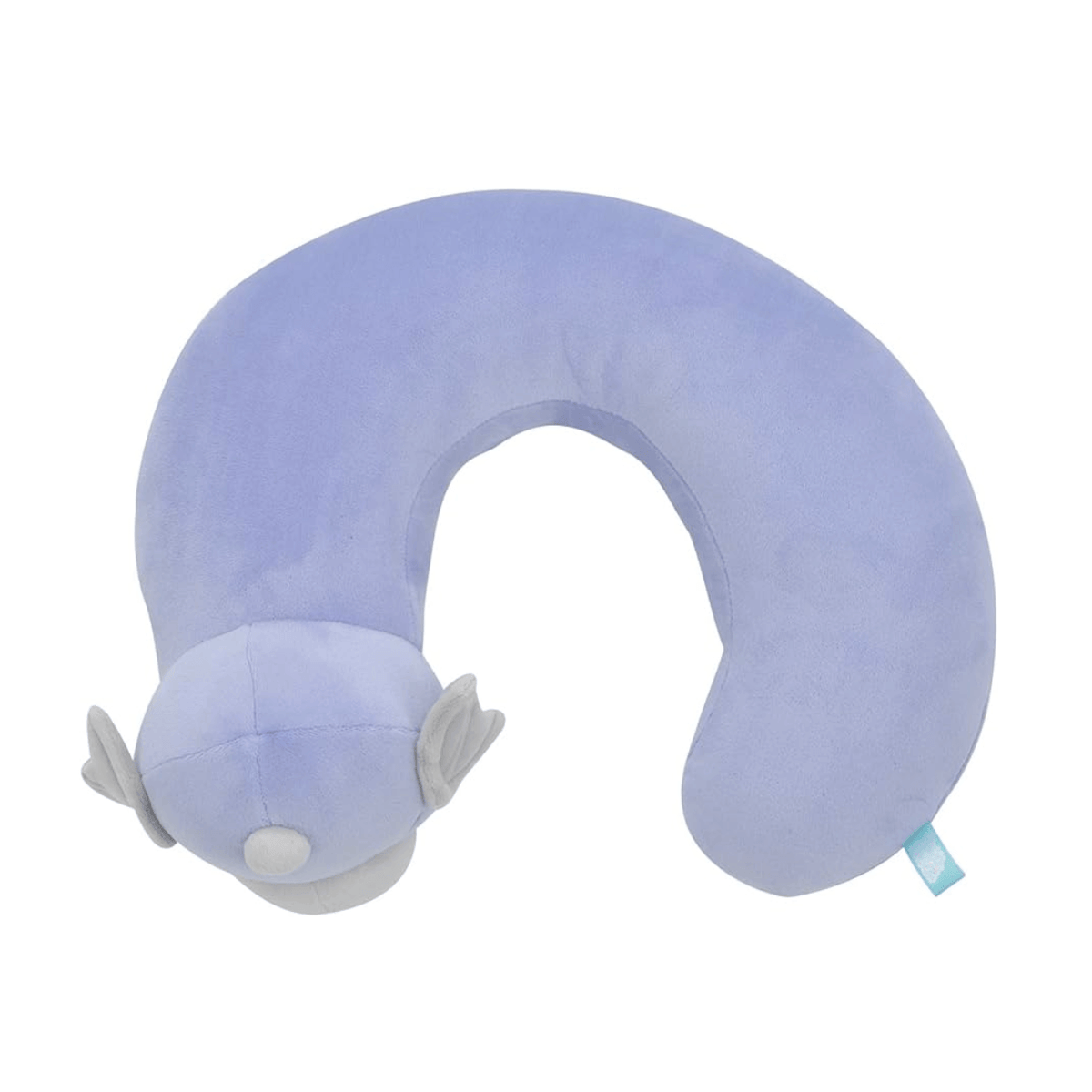 Coussin Minidraco en peluche bleu lavande, avec une forme incurvée en U, une tête ronde et de petites ailes grises.