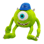 Peluche peluche Bob Razowski verte en tissu doux, avec un grand œil turquoise, deux cornes et une casquette bleue.