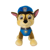Peluche Chase en tissu marron et beige, portant un uniforme bleu et une casquette de policier avec insigne.