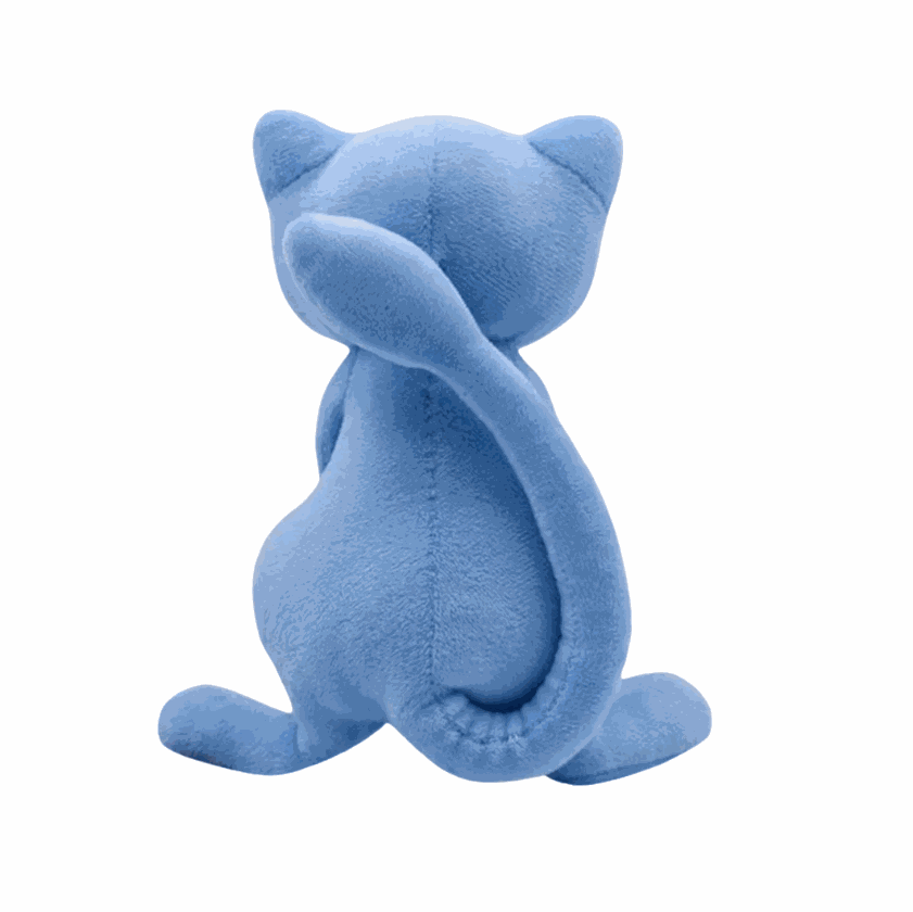 peluche Mew Shiny bleue en tissu doux, vue de dos avec une longue queue enroulée autour du corps