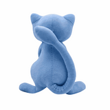 peluche Mew Shiny bleue en tissu doux, vue de dos avec une longue queue enroulée autour du corps