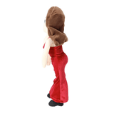 peluche Pauline en velours rouge, avec de longs cheveux bruns, une tenue élégante et des chaussures noires
