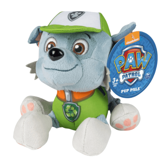 peluche Rocky bleu gris et verte en tissu doux, avec casquette blanche à visière verte et écusson Pat Patrouille