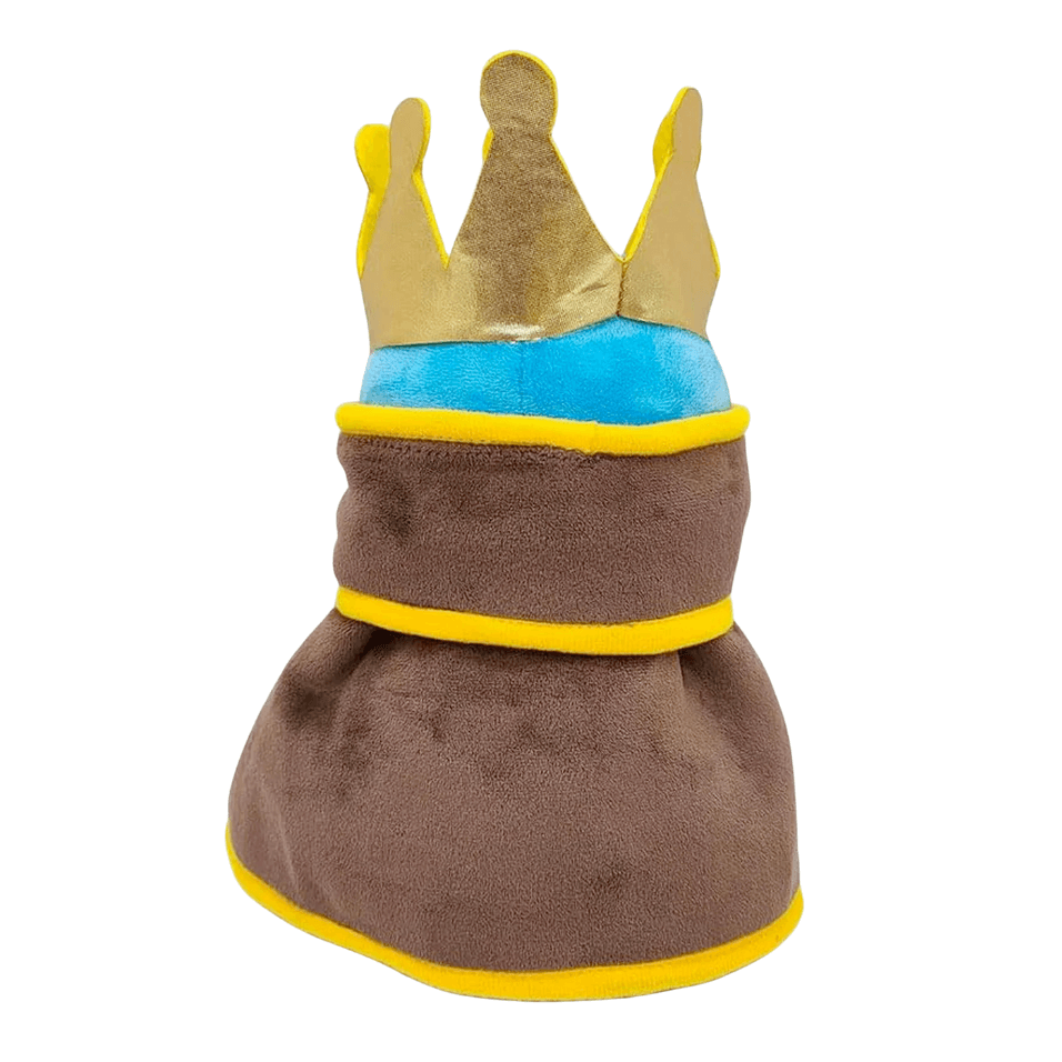 peluche Roi Pingouin en tissu brun, bleu vif et jaune, avec une couronne dorée à pointes et des bordures jaunes