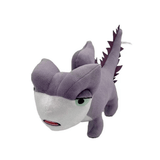 Peluche Zoé, lézard en tissu gris violet et blanc, avec de grands yeux verts, une crête et une longue queue épineuse.